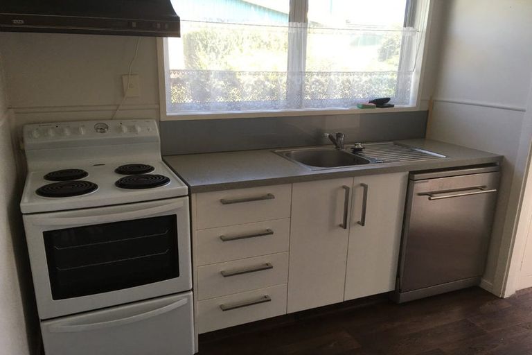 Photo of property in 27 Charnwood Crescent, Bishopdale, Christchurch, 8051