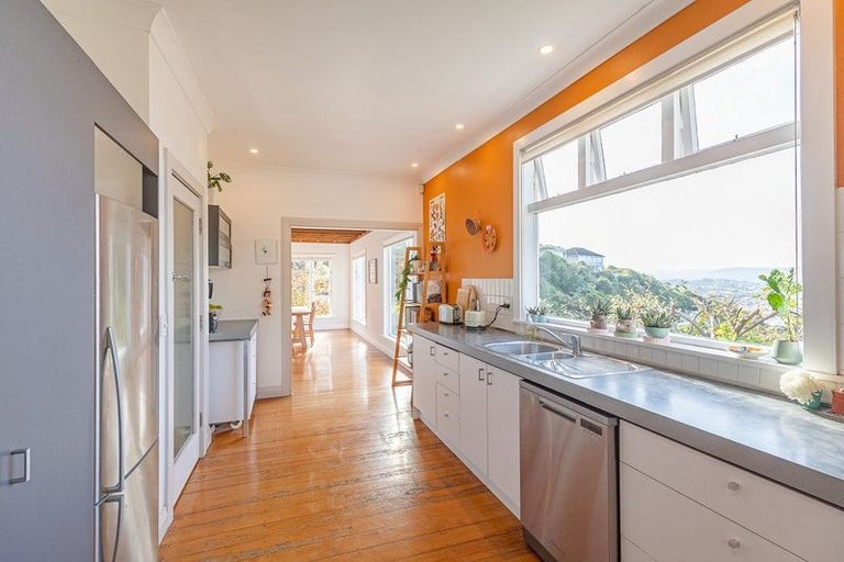 Photo of property in 6 Carlton Street, Melrose, Wellington, 6023