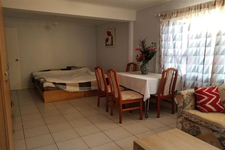 Photo of property in 138 Aviemore Drive, Highland Park, Auckland, 2010