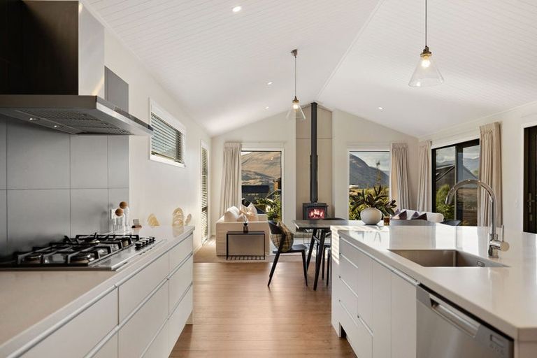 Photo of property in 10 Ellesmere Avenue, Jacks Point, Queenstown, 9371