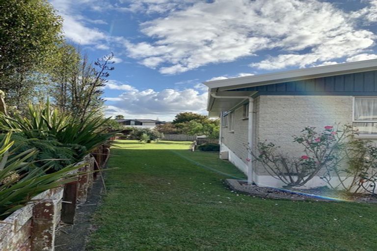 Photo of property in 43 Russleigh Drive, Dinsdale, Hamilton, 3204