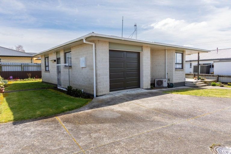 Photo of property in 8b Allardice Street, Dannevirke, 4930