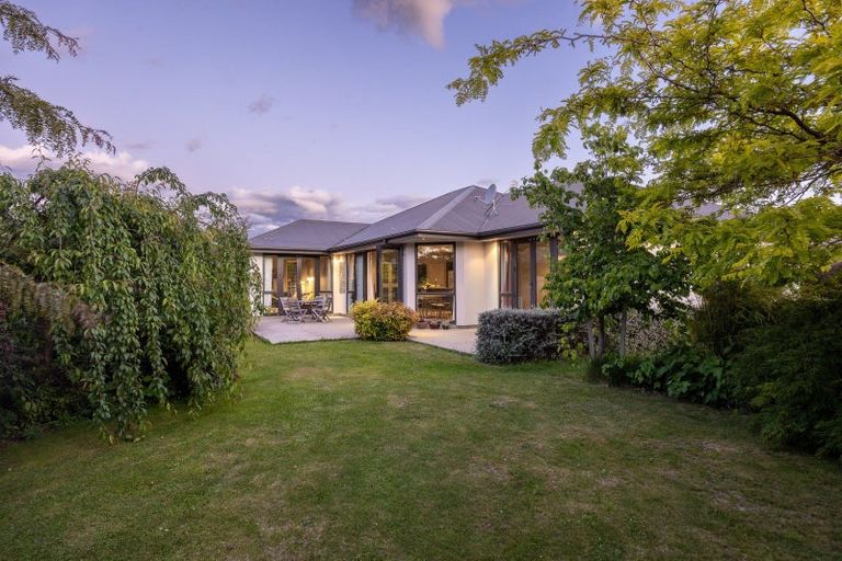 Photo of property in 128 Kings Drive, Wanaka, 9305