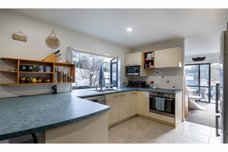 Photo of property in 48 Zefiro Drive, Massey, Auckland, 0614