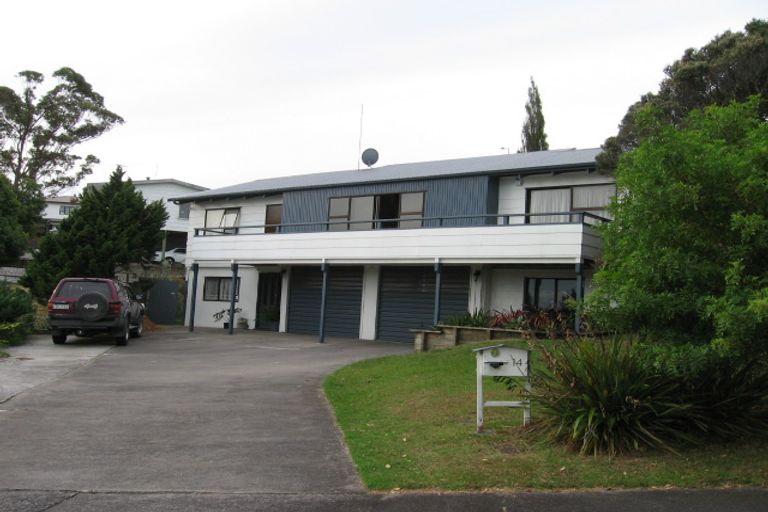 Photo of property in 14 Woodhouse Place, West Harbour, Auckland, 0618
