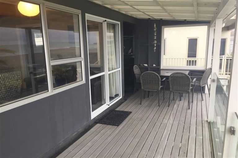 Photo of property in 7 Messenger Terrace, Oakura, 4314