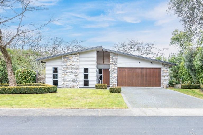 Photo of property in 10 Parawera Drive, Acacia Bay, Taupo, 3330