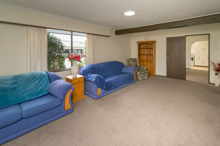 Photo of property in 2/105 Aorangi Road, Bryndwr, Christchurch, 8053