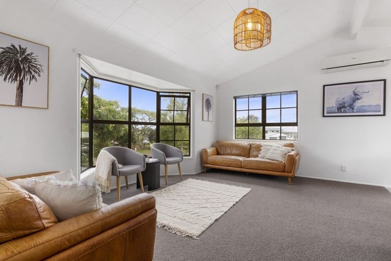 Photo of property in 8 Taurus Place, Kawaha Point, Rotorua, 3010