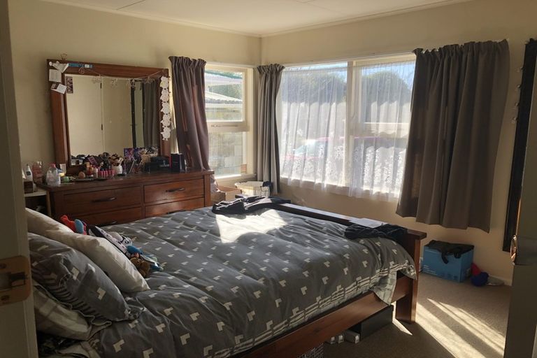 Photo of property in 19 Lipscombe Crescent, Havelock North, 4130
