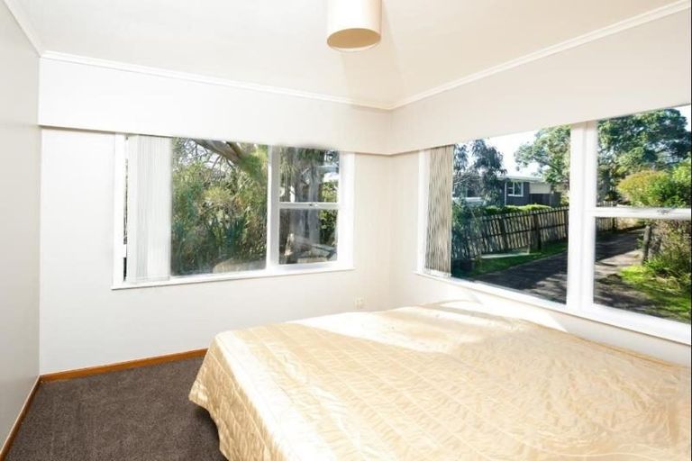 Photo of property in 1/13 Sunhill Road, Sunnyvale, Auckland, 0612