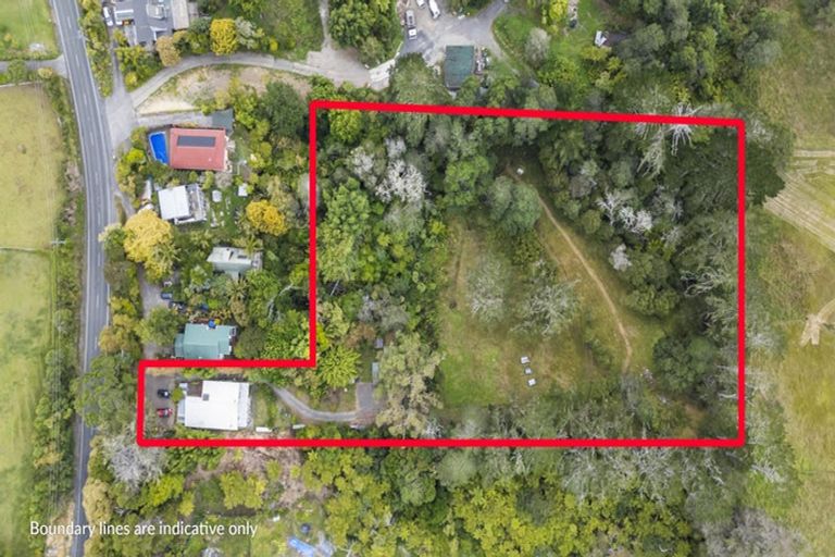 Photo of property in 126 Candia Road, Henderson Valley, Auckland, 0614