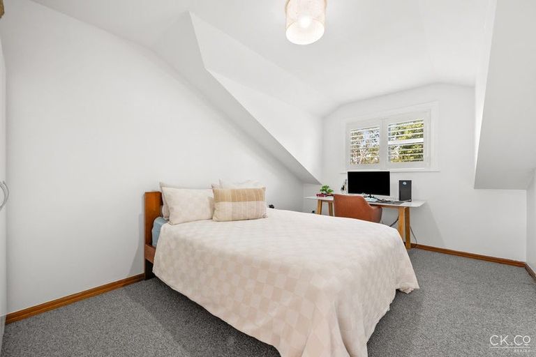 Photo of property in 2 Barton Road, Heretaunga, Upper Hutt, 5018