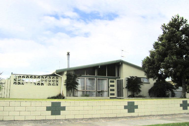 Photo of property in 21 Shortland Street, Tamatea, Napier, 4112