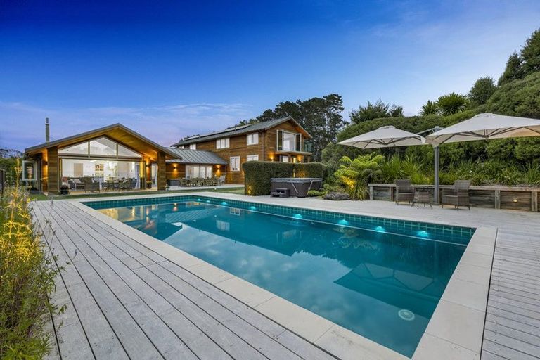 Photo of property in 80 Okura River Road, Okura, Albany, 0792