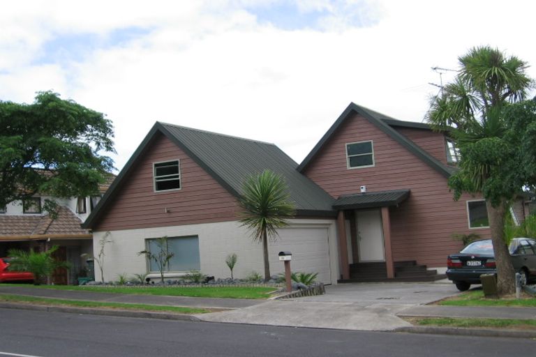 Photo of property in 12 Francis Curtis Avenue, Blockhouse Bay, Auckland, 0600