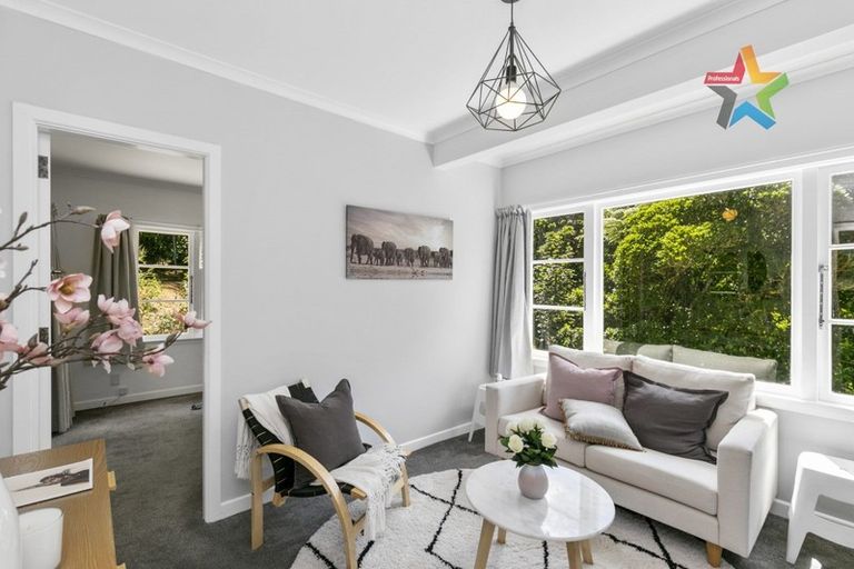 Photo of property in 57 Makara Road, Karori, Wellington, 6012