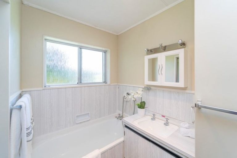 Photo of property in 15b Bell Street, Featherston, 5710