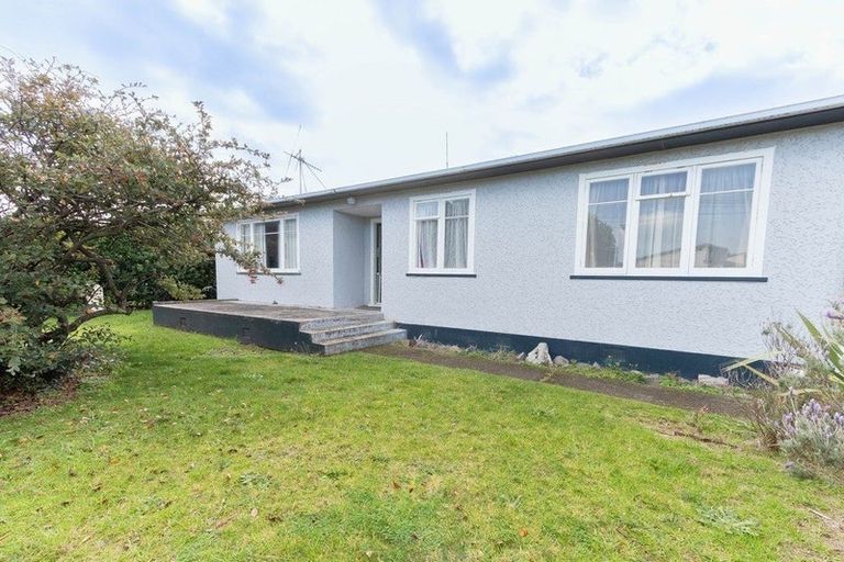 Photo of property in 26 Polson Street, Castlecliff, Whanganui, 4501