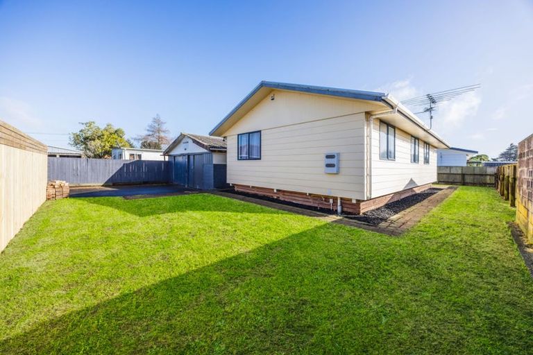 Photo of property in 47a Sutton Crescent, Papakura, 2110