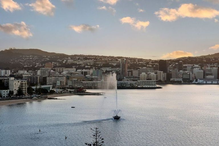 Photo of property in 4/308 Oriental Parade, Oriental Bay, Wellington, 6011