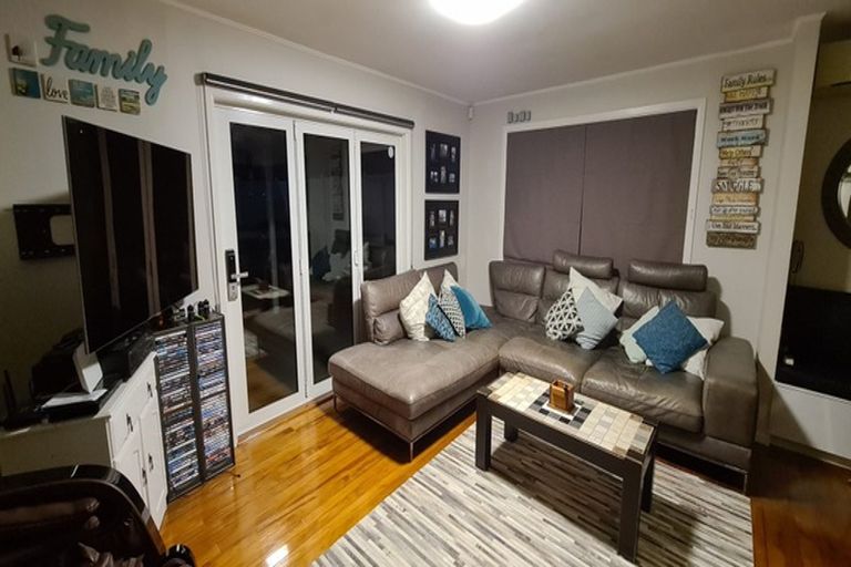 Photo of property in 2/100 Manuka Road, Bayview, Auckland, 0629