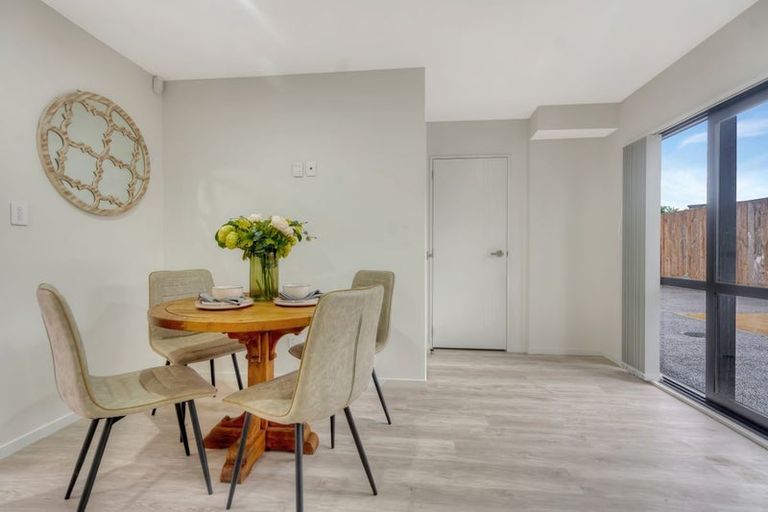 Photo of property in 5/2 Smiths Avenue, Papakura, 2110