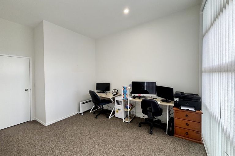 Photo of property in 6 Dignity Street, Papakura, 2110