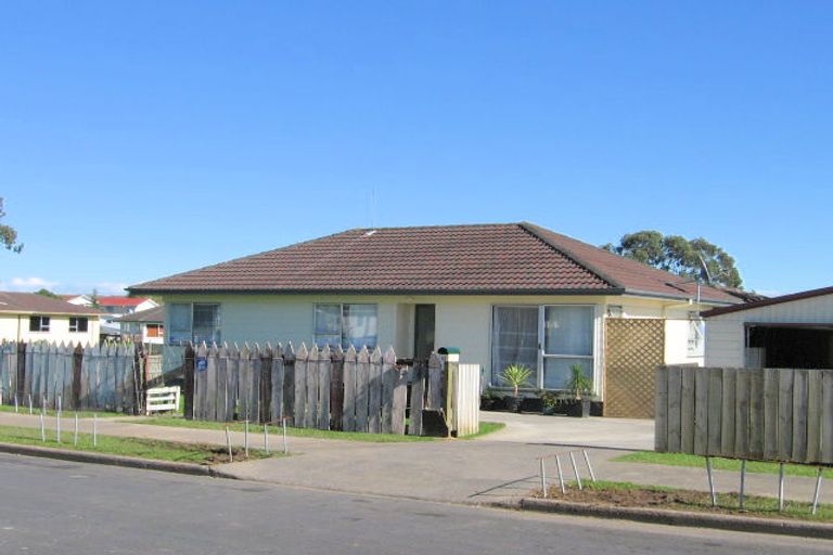 Photo of property in 12 Ravenna Way, Clover Park, Auckland, 2023