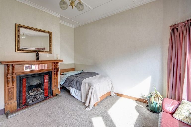 Photo of property in 5 Athol Place, Ravensbourne, Dunedin, 9022