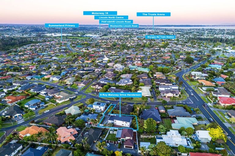 Photo of property in 8 Roy Maloney Drive, Henderson, Auckland, 0612