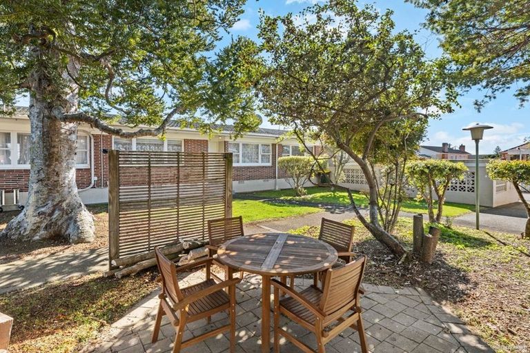 Photo of property in 2/11 Oakland Avenue, Papatoetoe, Auckland, 2025