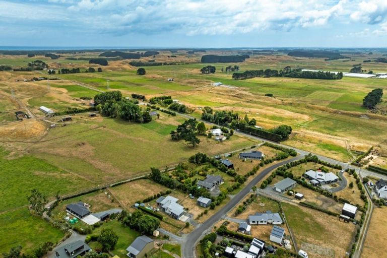 Photo of property in 16 Grefor Lane, Waitarere, Levin, 5574