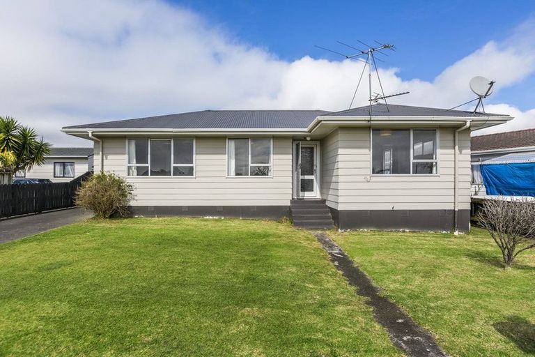 Photo of property in 32 Burundi Avenue, Clendon Park, Auckland, 2103
