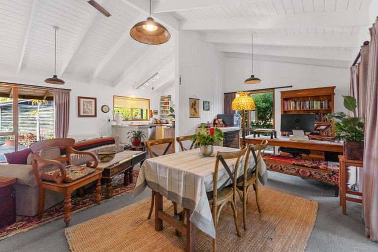 Photo of property in 47 Waimea Road, Waikanae Beach, Waikanae, 5036