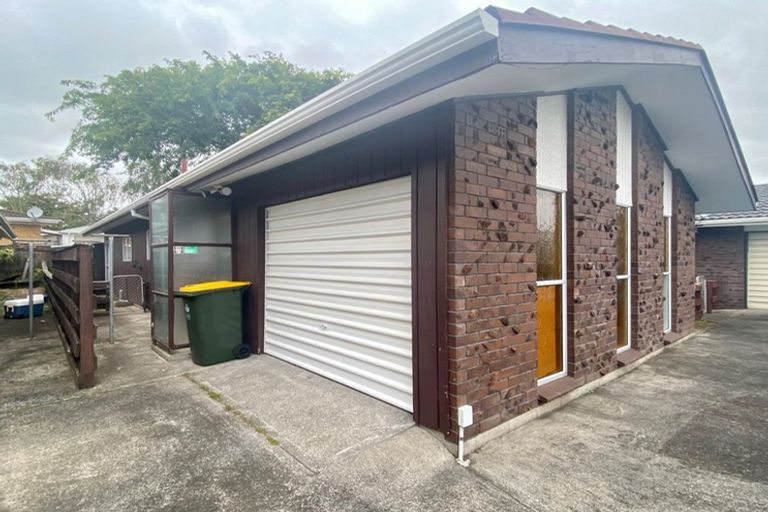 Photo of property in 2/51 Landscape Road, Papatoetoe, Auckland, 2025