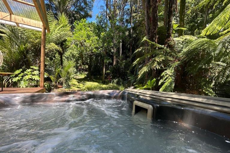 Photo of property in 26 Sylvan Valley Avenue, Titirangi, Auckland, 0604