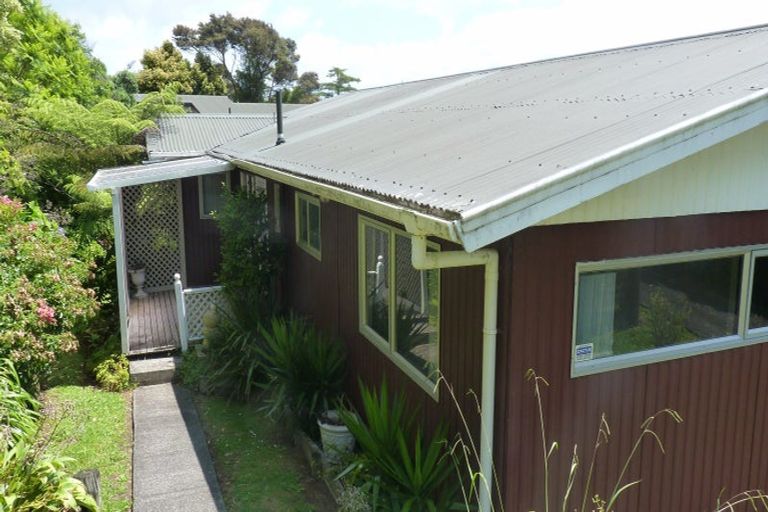 Photo of property in 11 Coroglen Avenue, Birkenhead, Auckland, 0626