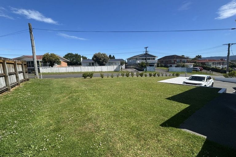 Photo of property in 31 School Road, Te Atatu South, Auckland, 0610