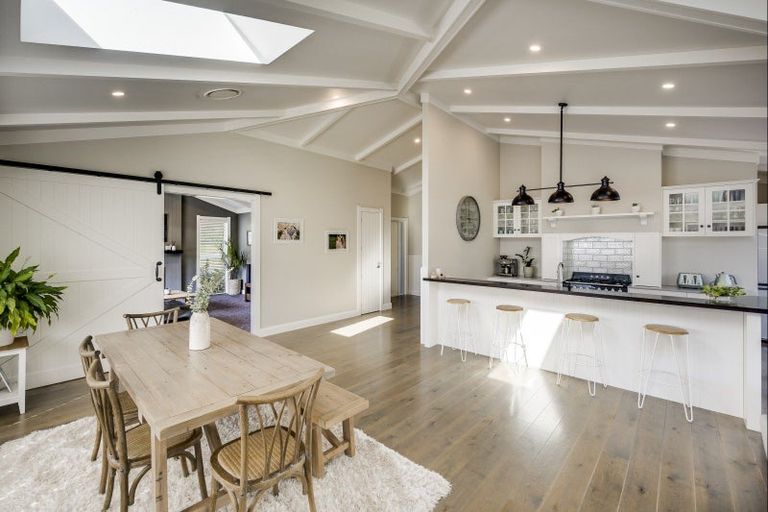 Photo of property in 22 Taruna Place, Havelock North, 4130