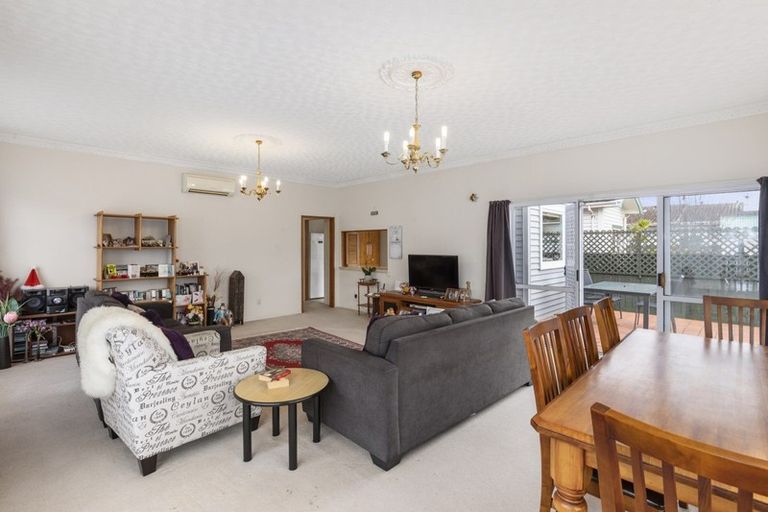 Photo of property in 23 Saint Ronans Avenue, Waterloo, Lower Hutt, 5011