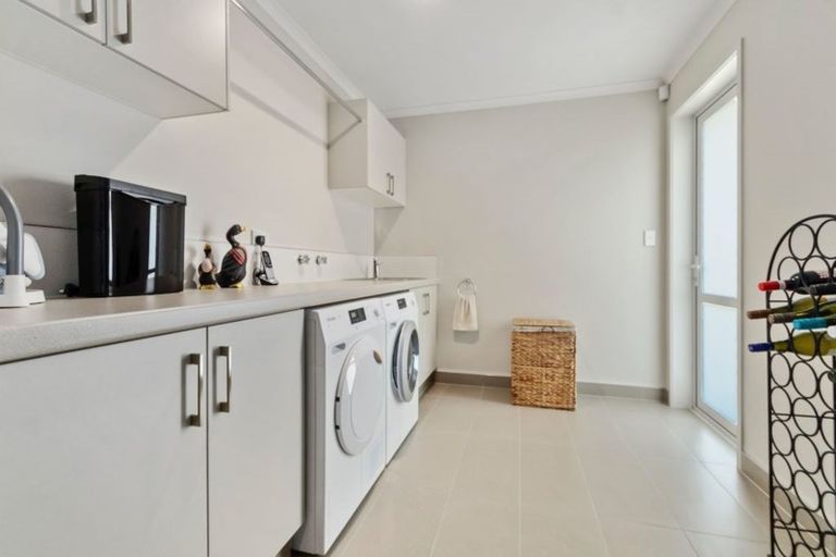 Photo of property in 5 Bernora Crescent, Bombay, 2675