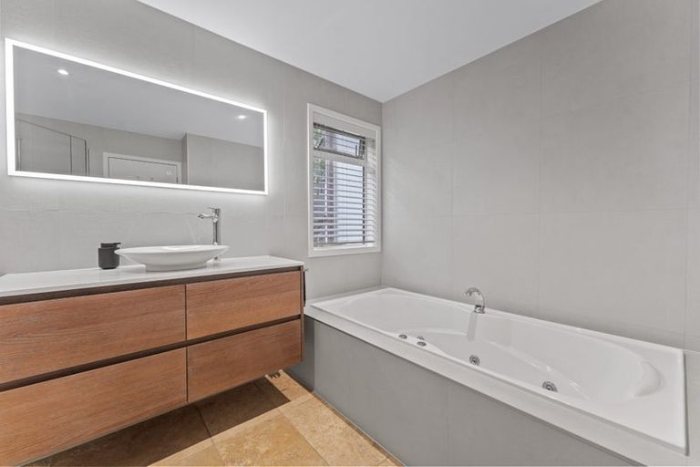 Photo of property in 15 The Strand, Takapuna, Auckland, 0622