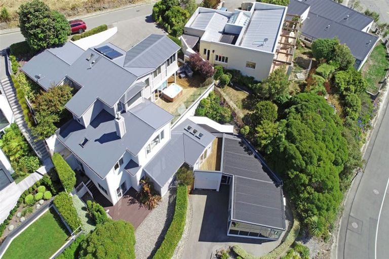 Photo of property in 2 Challenger Lane, Redcliffs, Christchurch, 8081