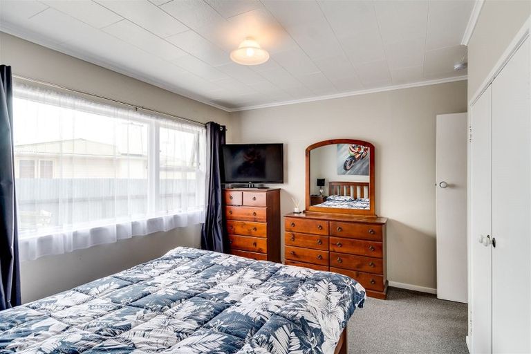 Photo of property in 86 Clarence Cox Crescent, Pirimai, Napier, 4112