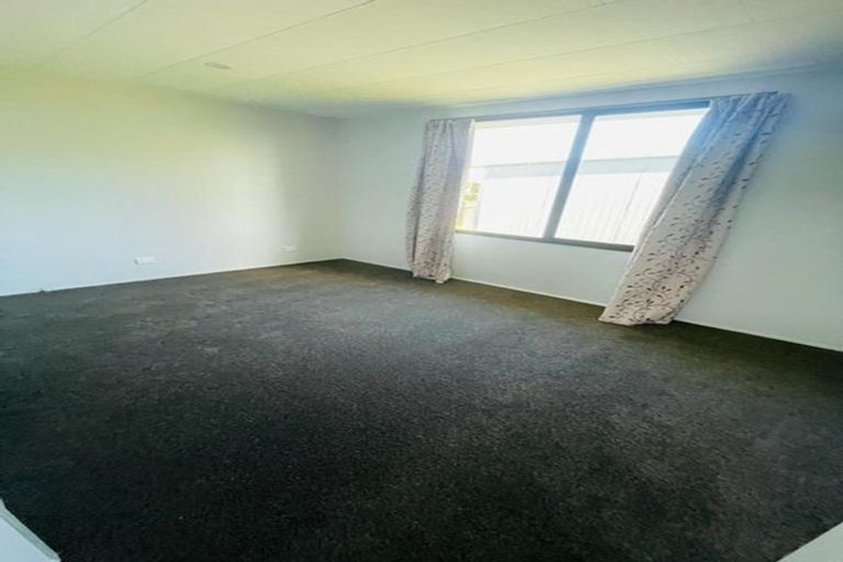 Photo of property in 2/13 Rollerson Street, Papakura, 2110