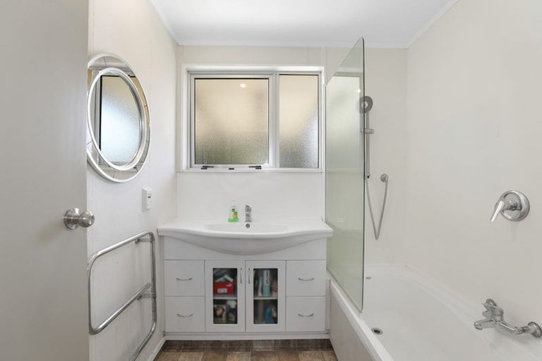 Photo of property in 70 Hyde Avenue, Richmond Heights, Taupo, 3330