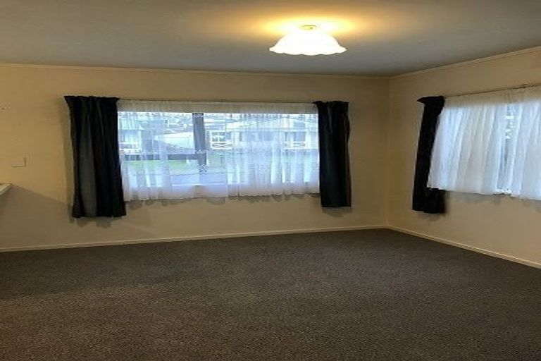 Photo of property in 75 Queens Road, Waikanae Beach, Waikanae, 5036