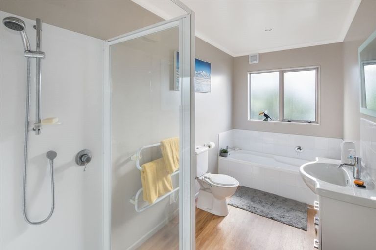 Photo of property in 15 Birch Street, Johnsonville, Wellington, 6037