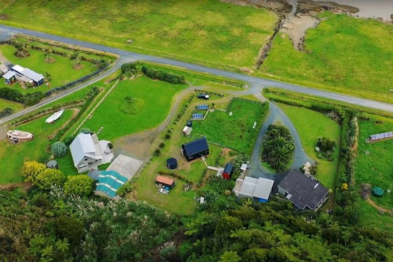 Photo of property in 160 Te Mahoe Road, Mokau, 4376